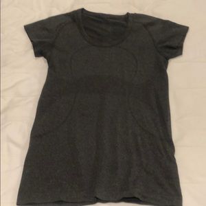 Lululemon rum swiftly short sleeve T-shirt size 8